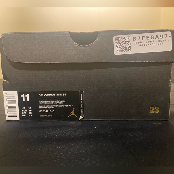 Jordan 1 Mid Equality (2019) - Picture 2 of 16